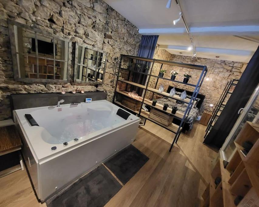 Ferienwohnung Le 79 Balneo Loft Deco Authentique Centre Climatisation Sète Exterior foto